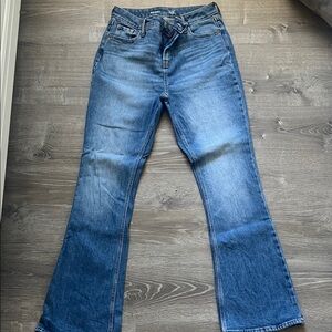 Old Navy Women's Flare Jeans in Blue